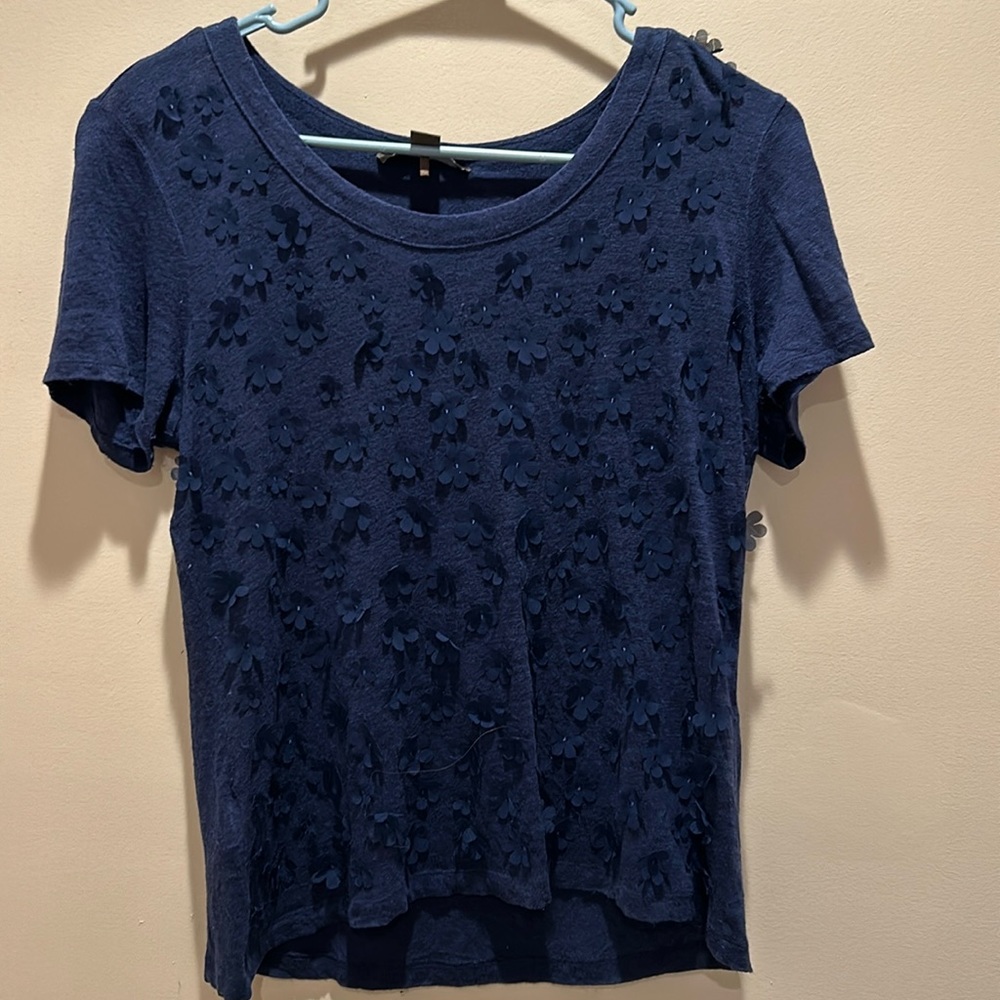 Tommy Bahama linen dark navy tee with beautiful flower appliqué on front only